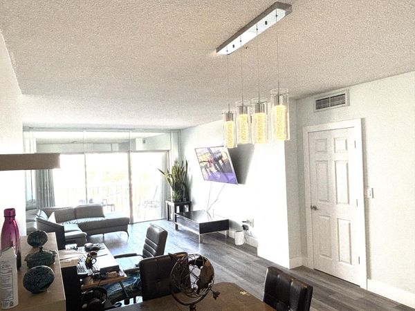 500 BAYVIEW Drive, Unit 925, Sunny Isles Beach, FL 33160