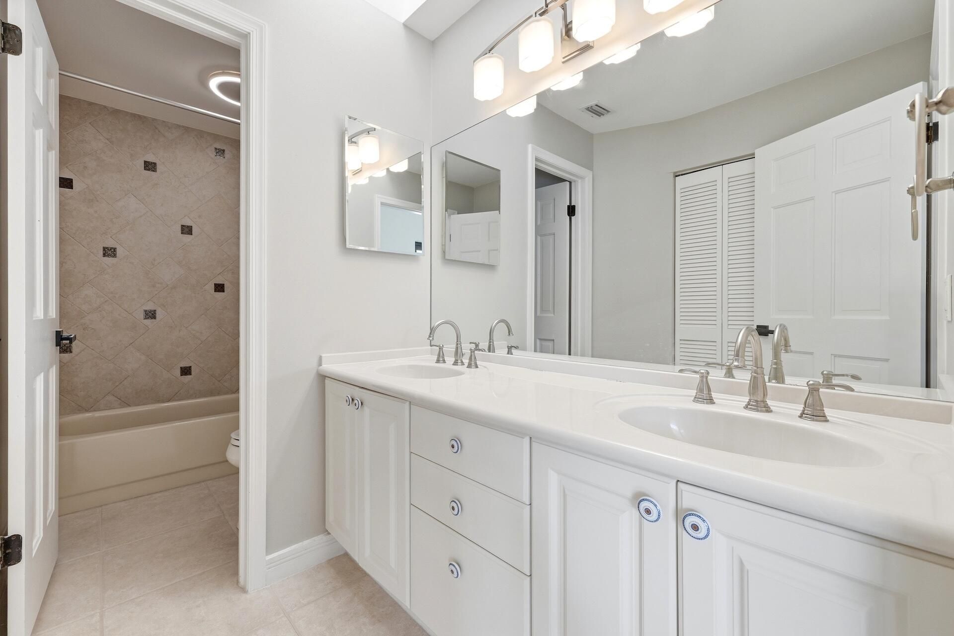 1013 Shady Lakes Circle, Palm Beach Gardens, FL 33418 Photo