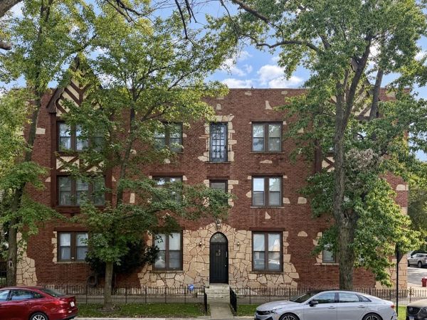 1955 W SCHOOL Street, Unit 2, Chicago, IL 60618
