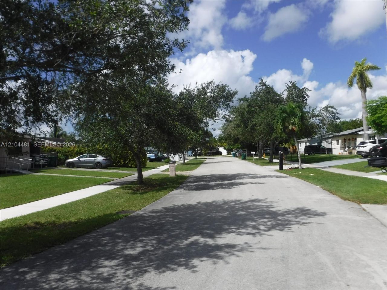 10451 SW 202nd Ter , Cutler Bay, FL 33189 Photo