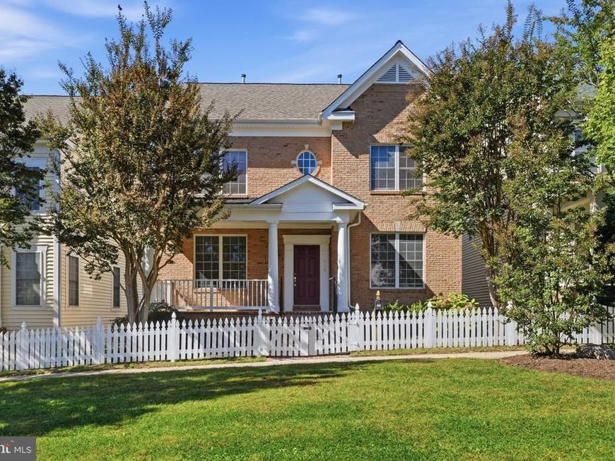 819 Royal Crescent, Rockville, MD 20850 Main Photo