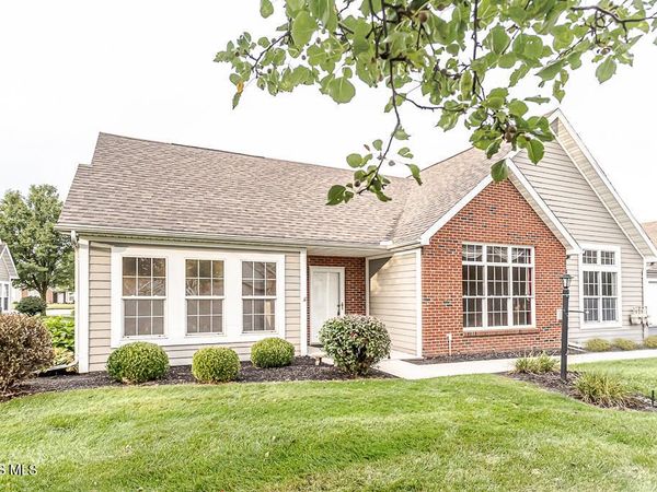 7824 Greenville Crossing, Waterville, OH 43566