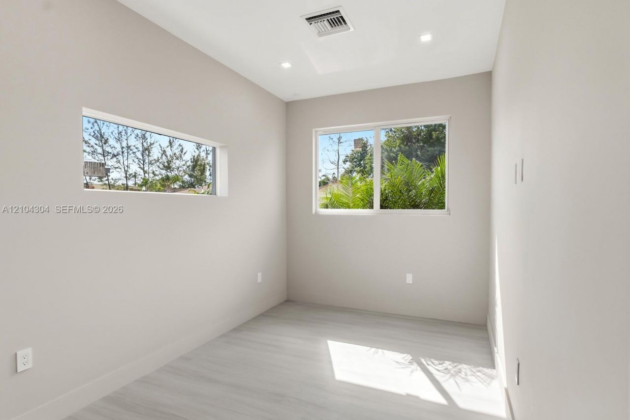 1028 NW 8th Ave , Fort Lauderdale, FL 33311 Photo