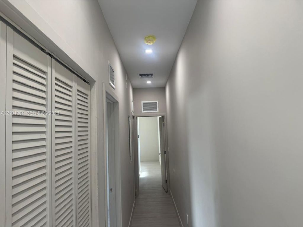 1028 NW 8th Ave , Fort Lauderdale, FL 33311 Photo