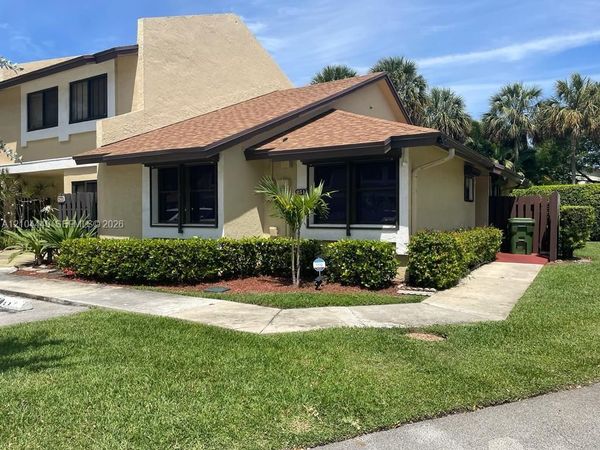 251 SW 96th Ter , Unit 251, Pembroke Pines, FL 33025