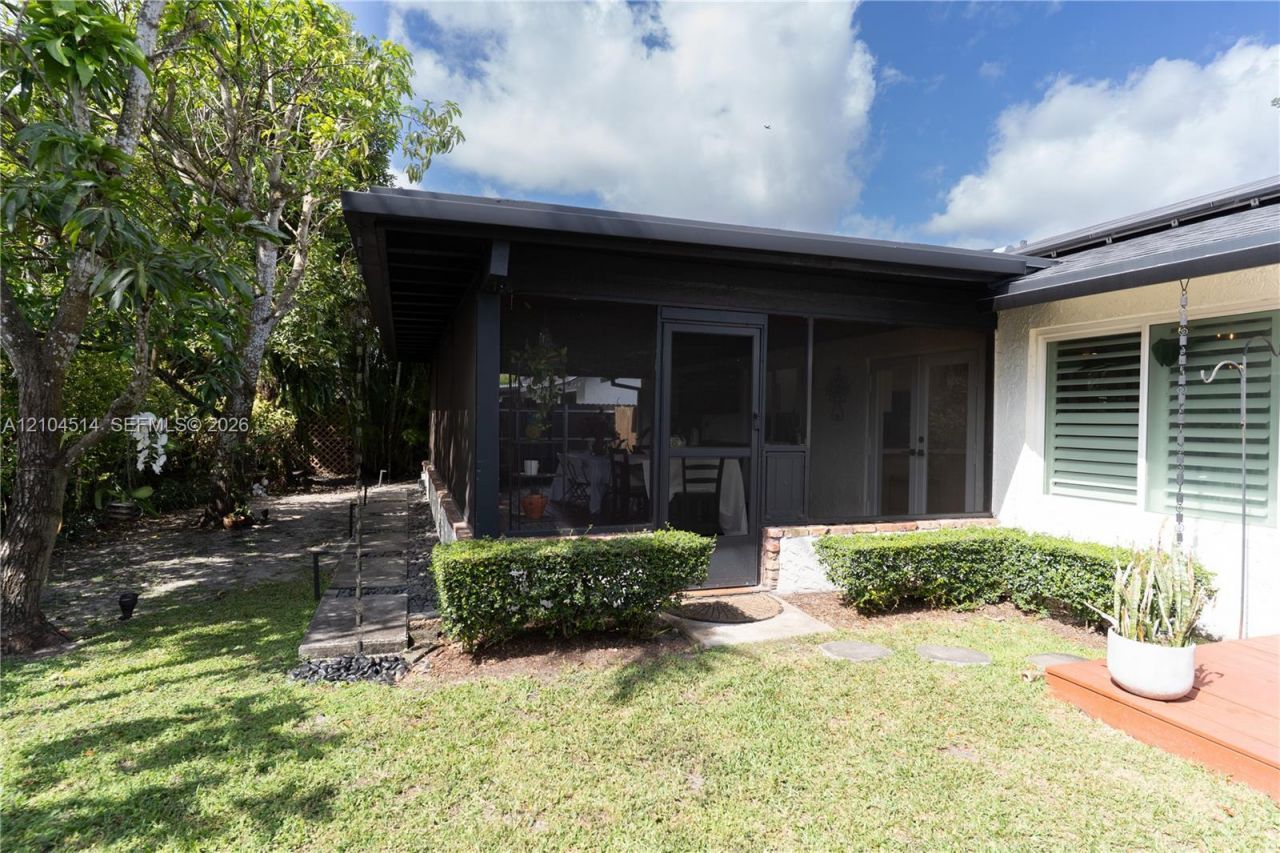 13360 SW 99th Ter , Miami, FL 33186 Photo