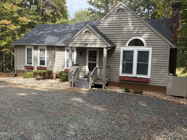 39 Out of Bounds Rd, Palmyra, VA 22963