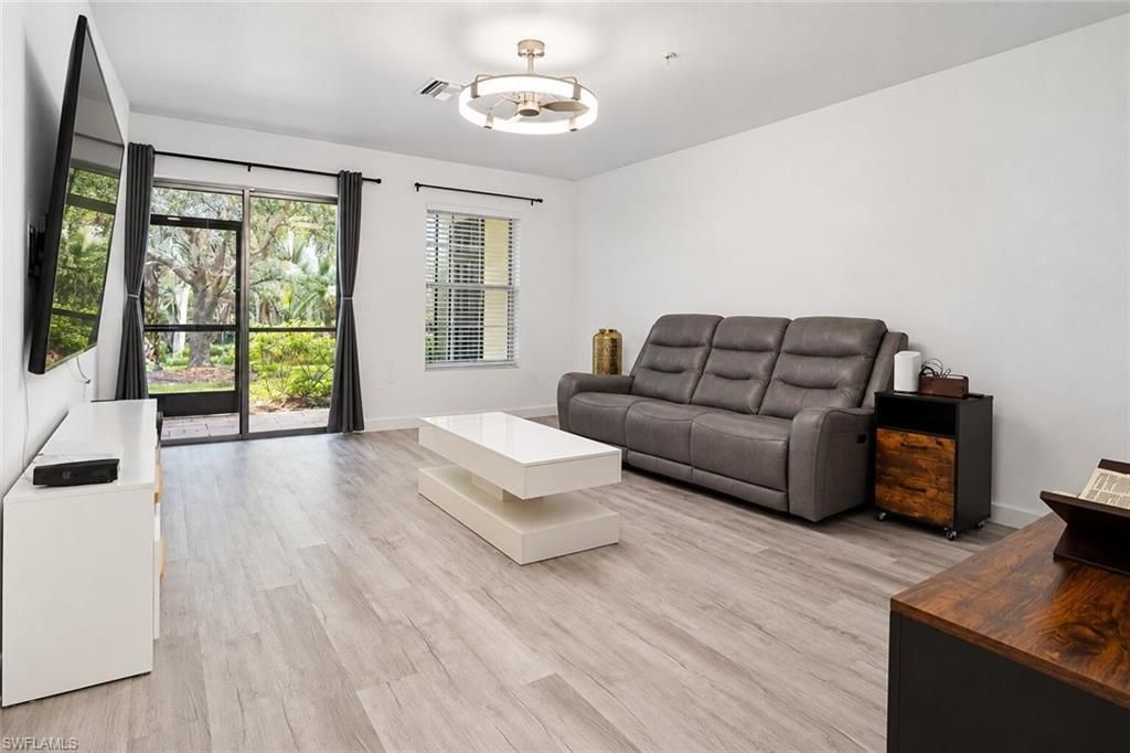 9076 Gervais Cir, Unit 408, Naples, FL 34120 Photo