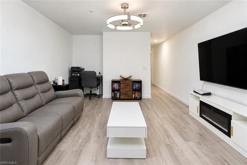 9076 Gervais Cir, Unit 408, Naples, FL 34120 Photo
