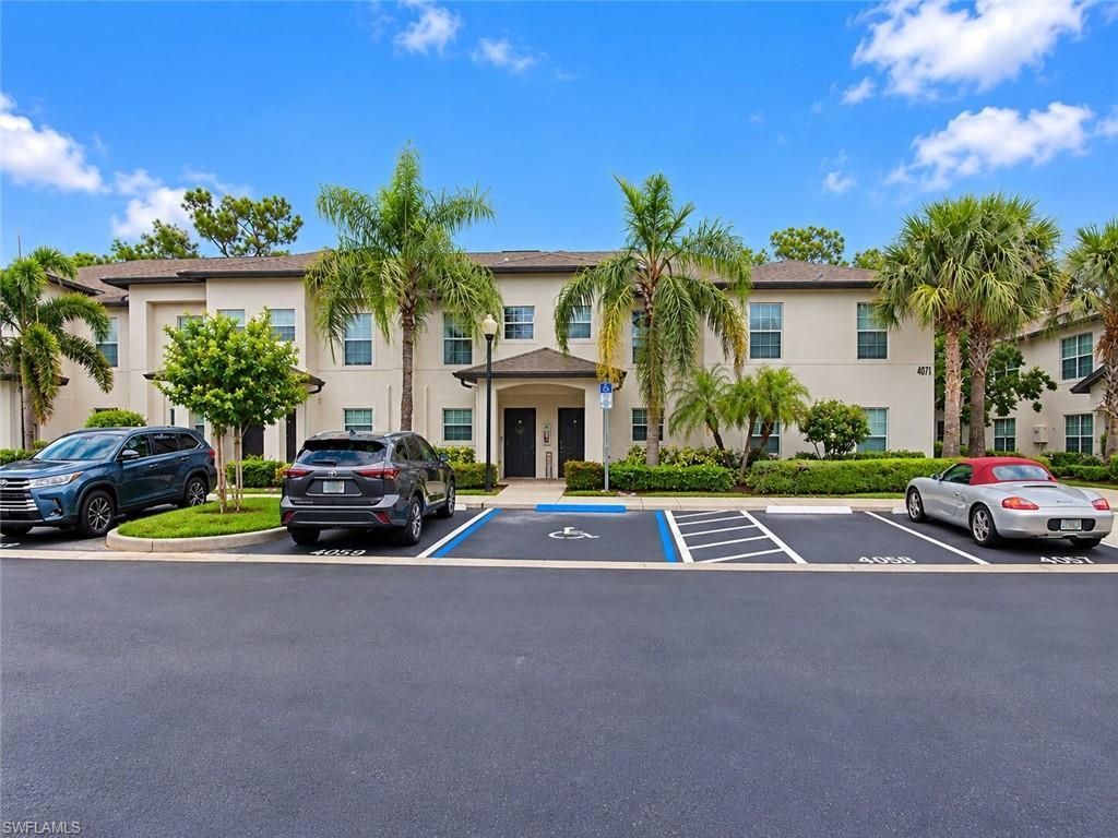 9076 Gervais Cir, Unit 408, Naples, FL 34120 Photo