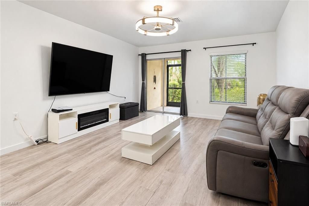 9076 Gervais Cir, Unit 408, Naples, FL 34120 Photo