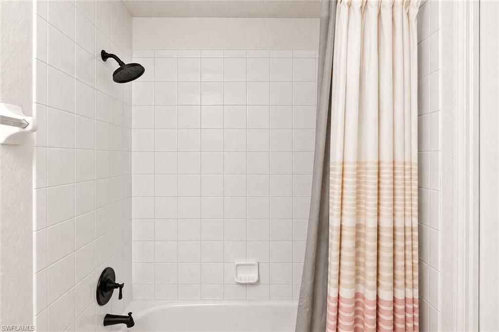 9076 Gervais Cir, Unit 408, Naples, FL 34120 Photo