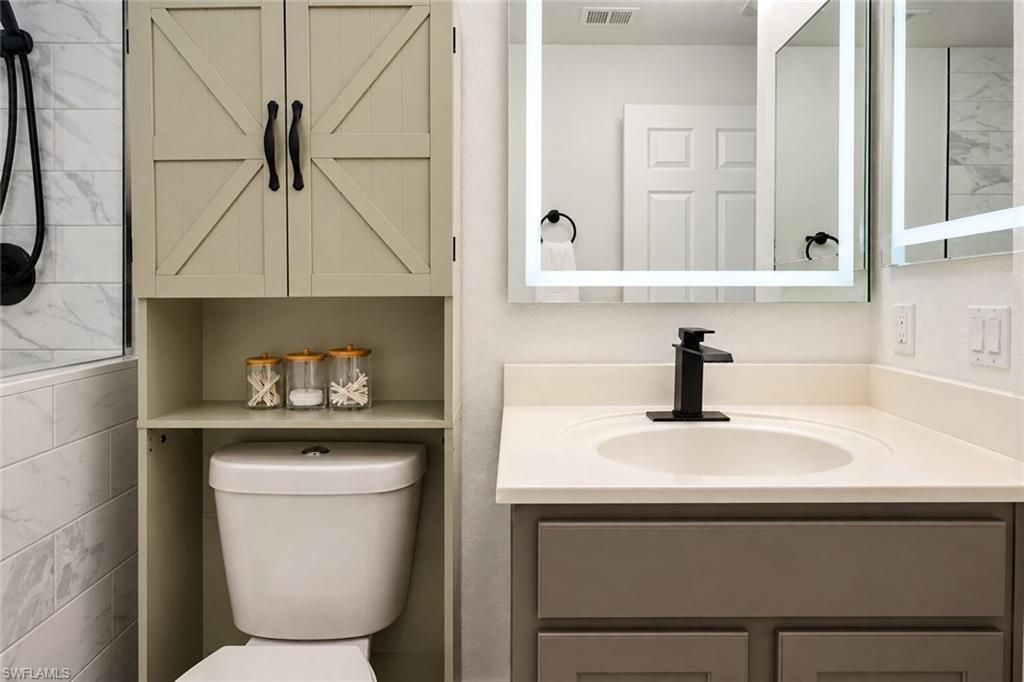 9076 Gervais Cir, Unit 408, Naples, FL 34120 Photo