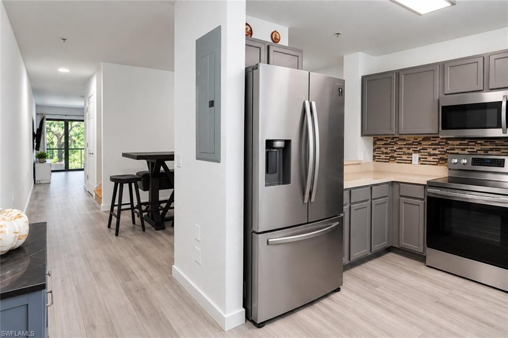 9076 Gervais Cir, Unit 408, Naples, FL 34120 Photo