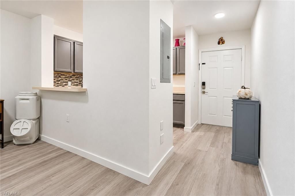 9076 Gervais Cir, Unit 408, Naples, FL 34120 Photo