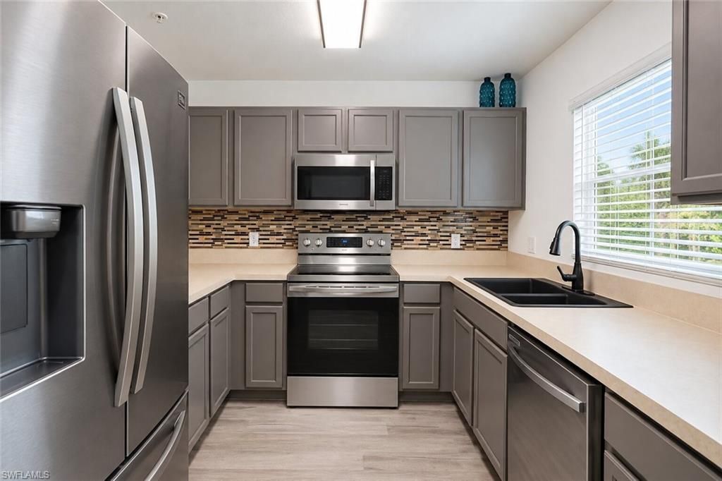 9076 Gervais Cir, Unit 408, Naples, FL 34120 Photo