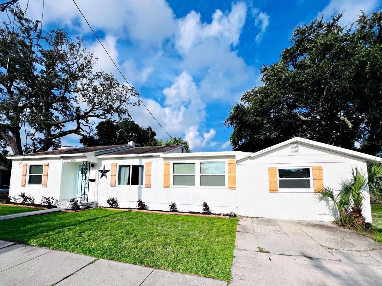 1300 21st Street S, Saint Petersburg, FL 33712 Main Photo
