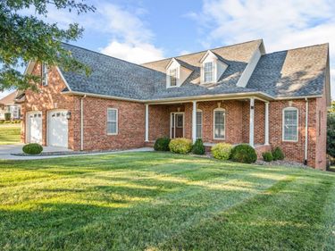 1286 Farmington Drive, Forest, VA 24551