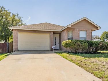 3750 Meadowbrook Drive, Fort Worth, TX 76103