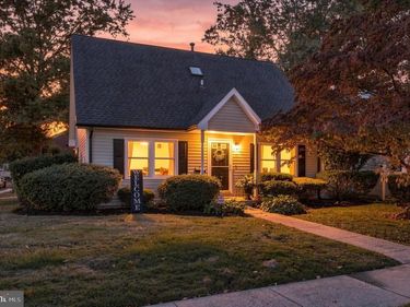 2200 MENLO AVENUE, GLENSIDE, PA 19038