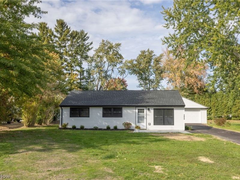1923 Hillsdale Drive, Twinsburg, OH 44087 Photo 2