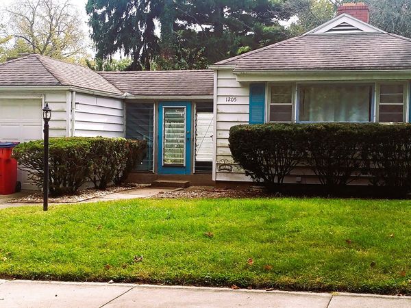 1205 W Daniel Street , Champaign, IL 61821