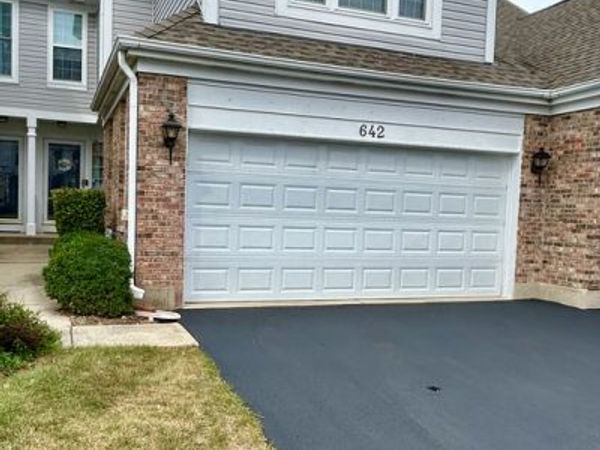 642 Citadel Drive , Westmont, IL 60559