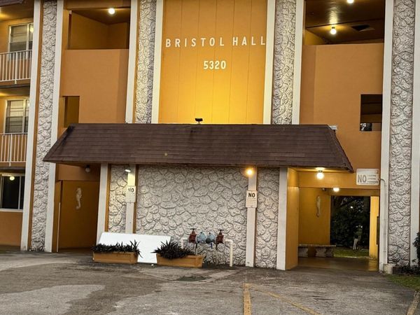 5320 NW 11TH Street, Unit 205, Plantation, FL 33313