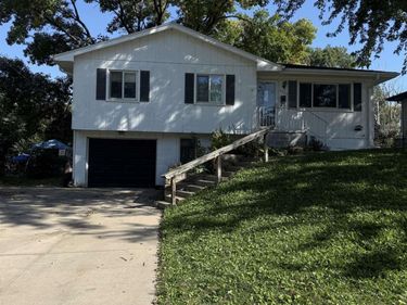 7535 S 89 Street, La Vista, NE 68128