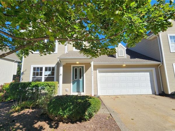 1033 Saint Michaels Way , Madison, OH 44057
