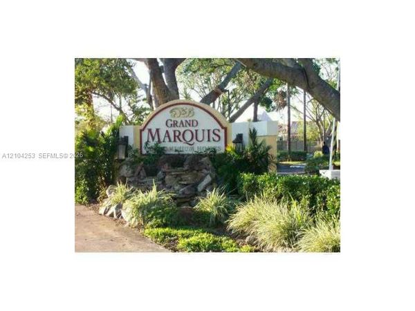10121 W Sunrise Blvd, Unit 206, Plantation, FL 33322