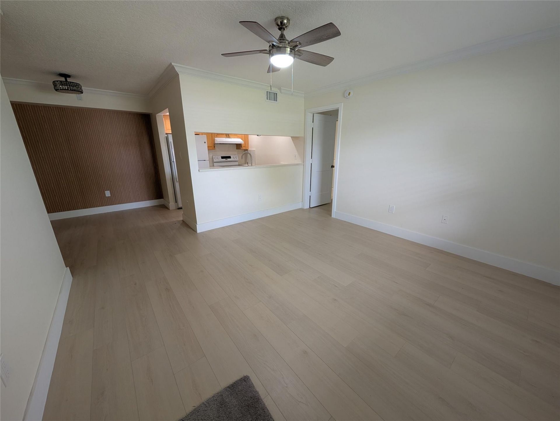 6040 Shaker Wood Circle, Tamarac, FL 33319 Photo