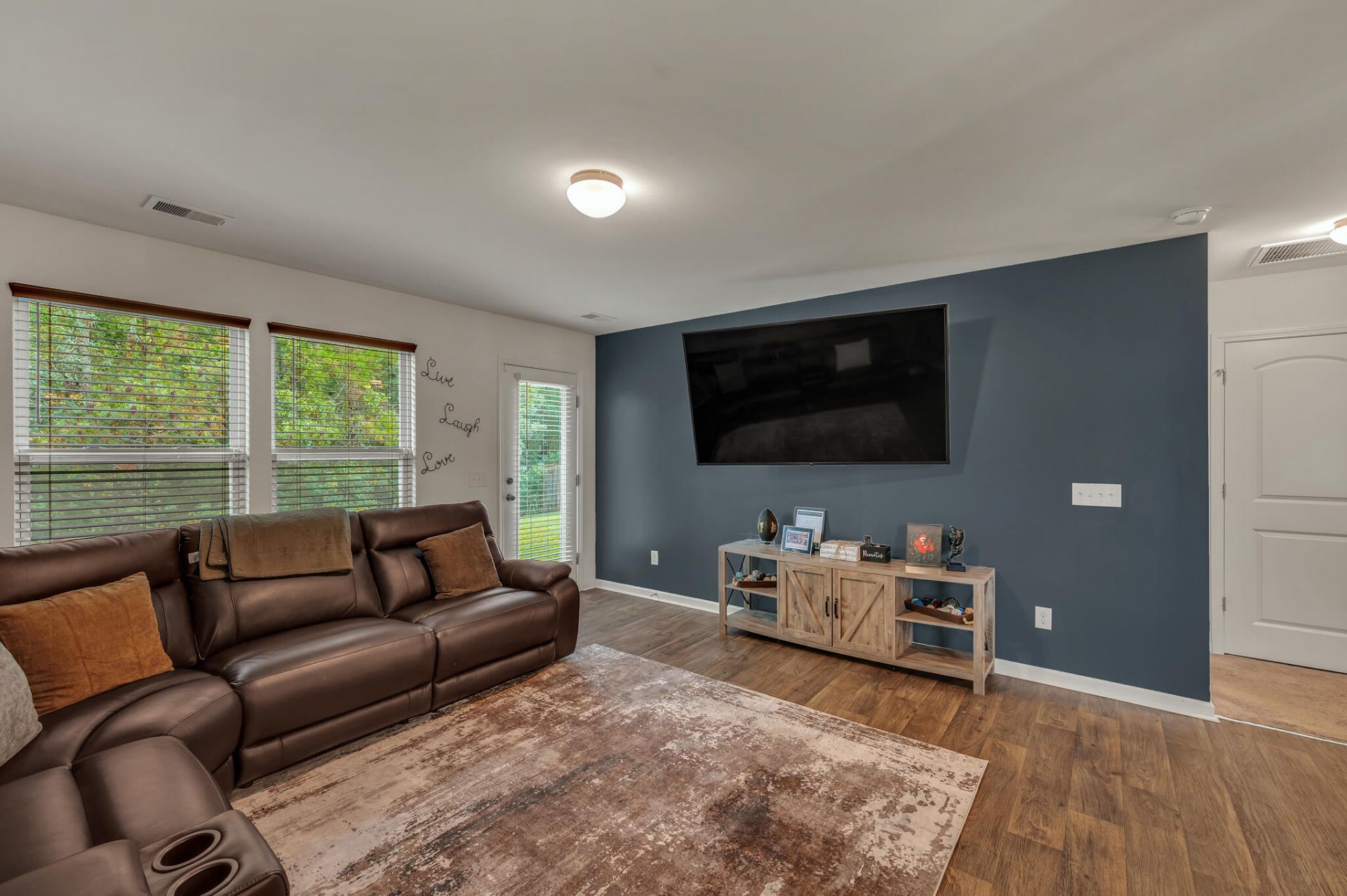 108 Rockingham Way Photo 8