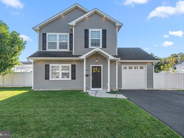 285 MAGNOLIA DRIVE , LEVITTOWN, PA 19054
