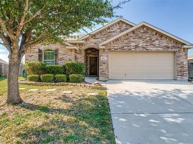 11204 Beechgrove Court, Fort Worth, TX 76140