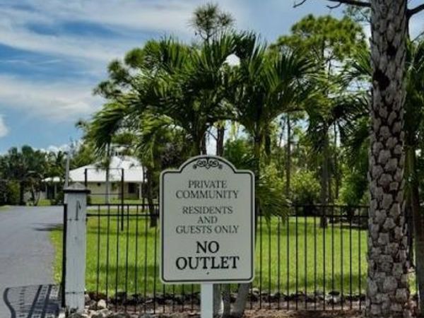 3561 Pink Ibis DR , ST. JAMES CITY, FL 33956