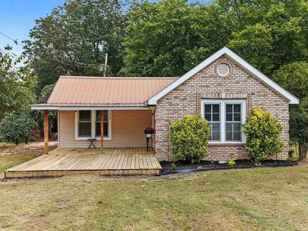 2250 High School St, Leighton, AL 35646