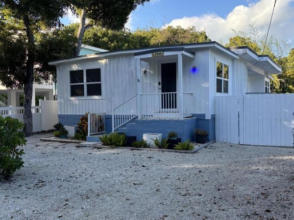 124 S Bay Harbor Drive, KEY LARGO, FL 33037
