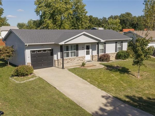 2254 Columbus Circle, Warrenton, MO 63383