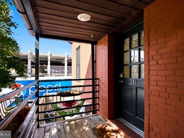 116 N INDIAN ALLEY , Unit 201, WINCHESTER, VA 22601