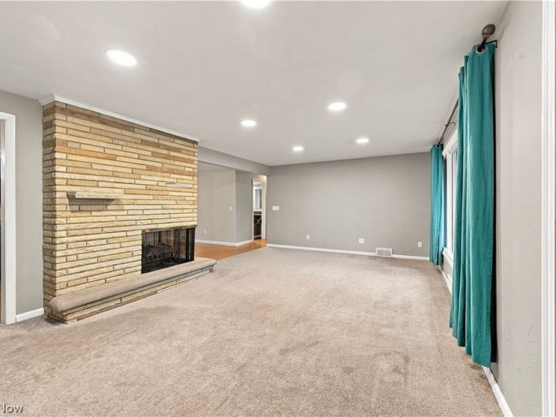 622 Summit Street SE, North Canton, OH 44720 Photo 3