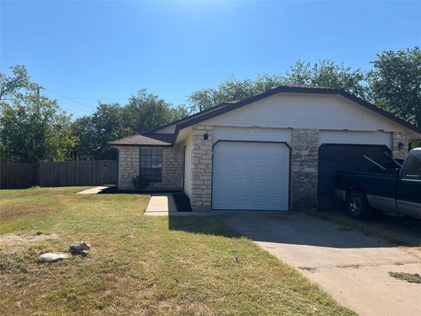 905 & 907 Chisholm CV , Round Rock, TX 78681
