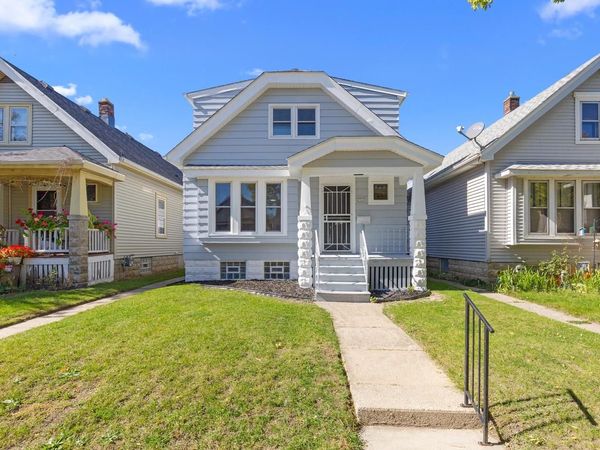 2925 S 7th STREET, Milwaukee, WI 53215