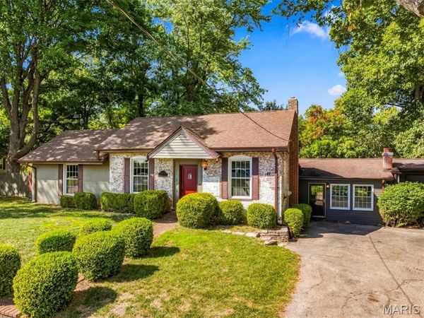 19710 Old Jamestown Road , Florissant, MO 63034