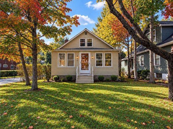 13 Meriam St, Wakefield, MA 01880