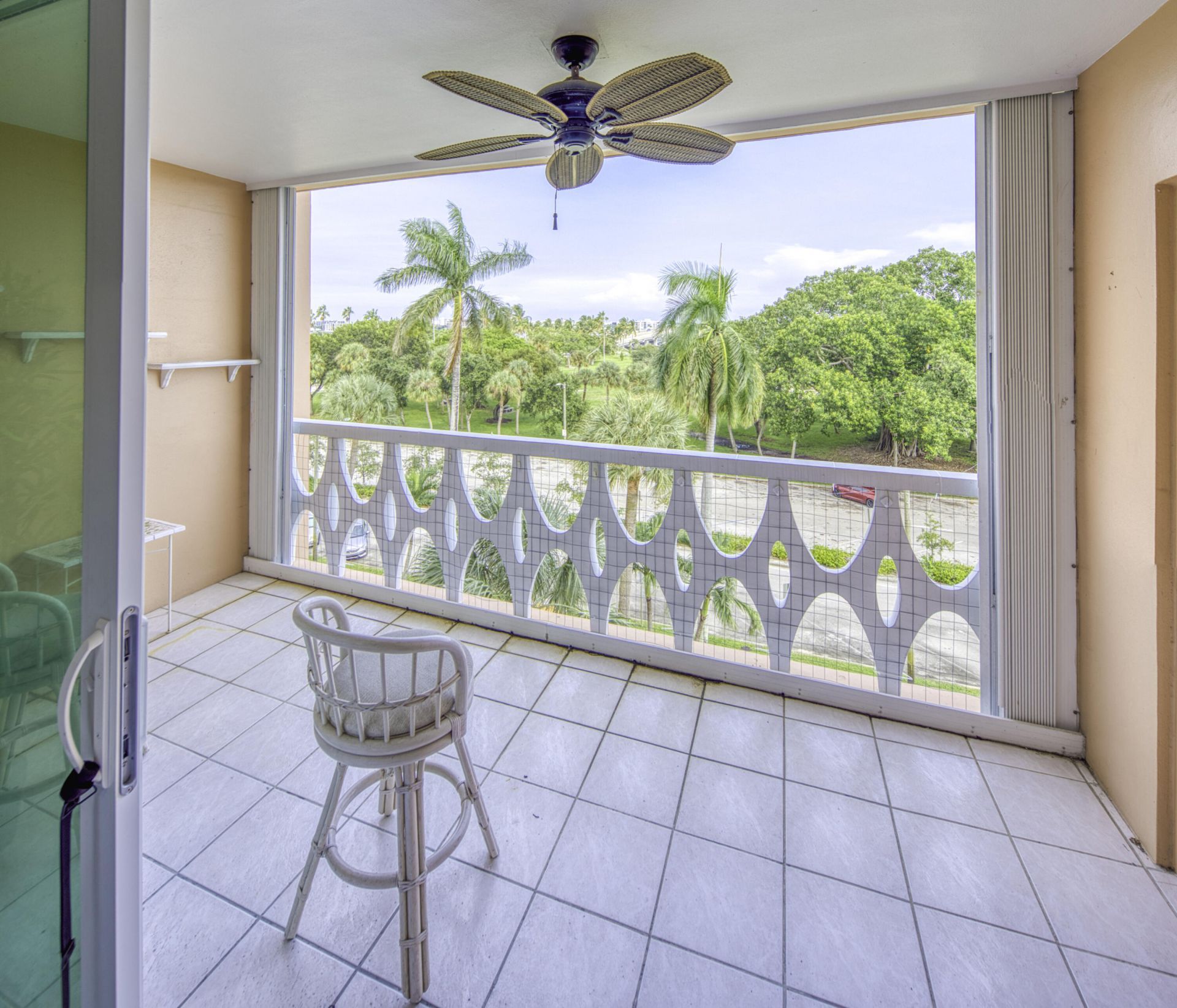 15 S Golfview Road, Unit 505, Lake Worth Beach, FL 33460 Photo
