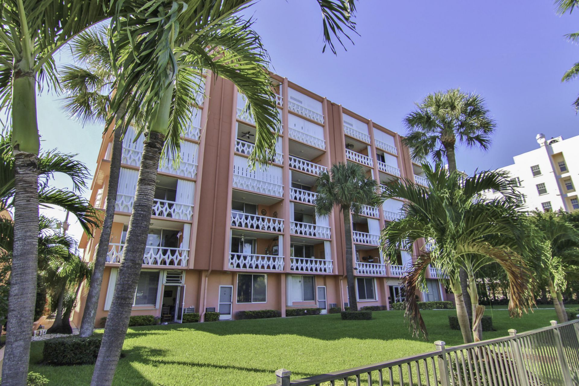 15 S Golfview Road, Unit 505, Lake Worth Beach, FL 33460 Photo