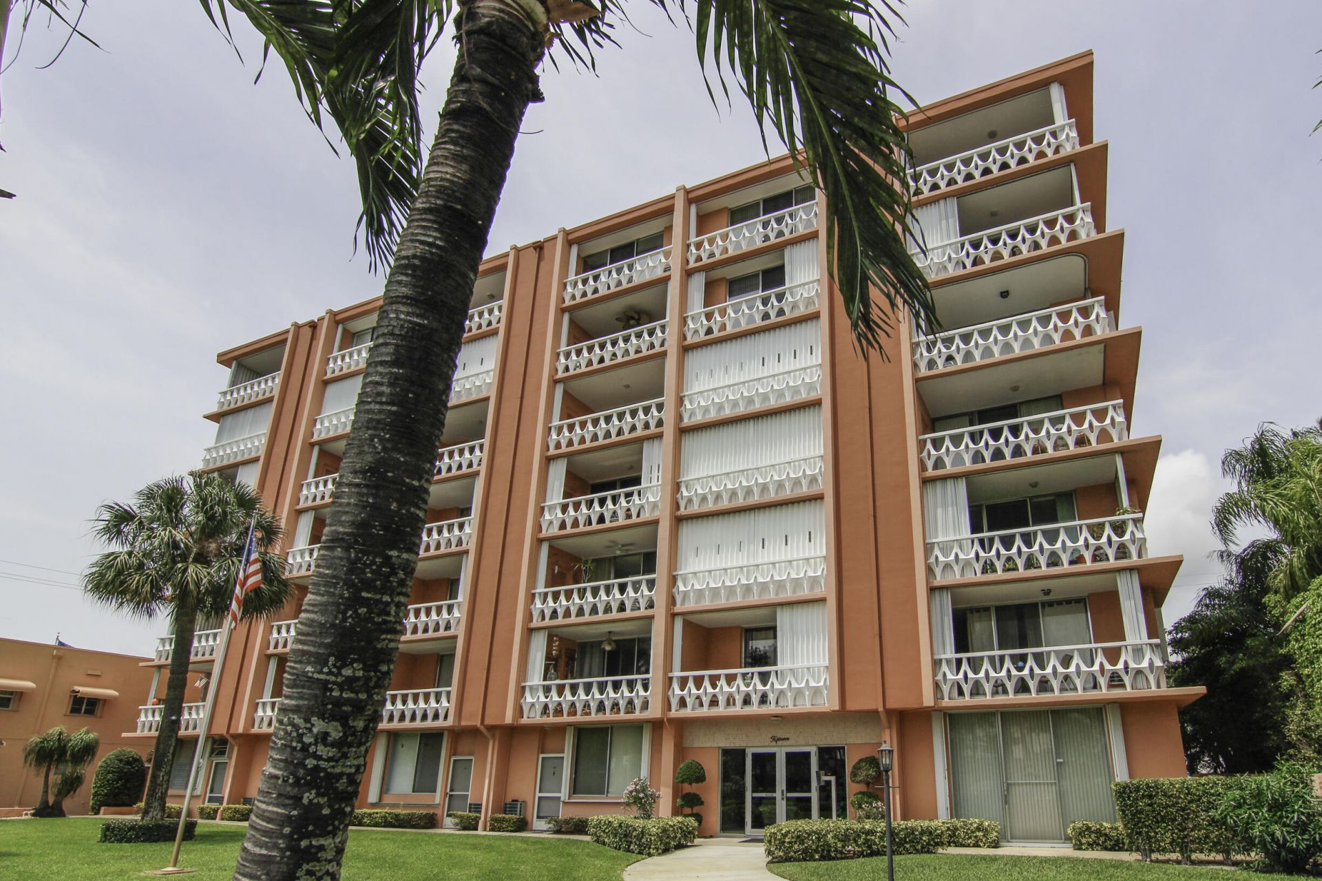 15 S Golfview Road, Unit 505, Lake Worth Beach, FL 33460 Photo