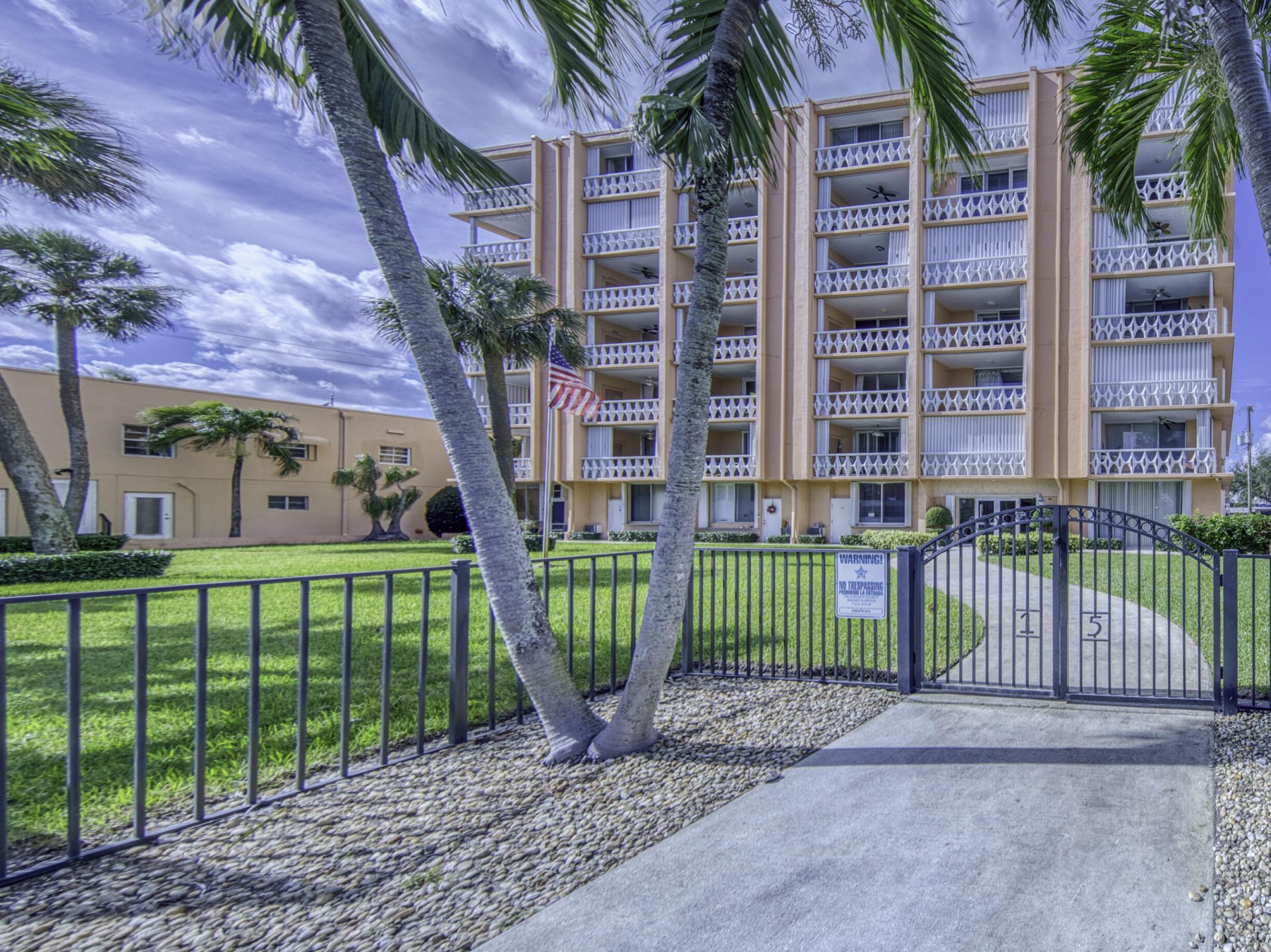 15 S Golfview Road, Unit 505, Lake Worth Beach, FL 33460 Photo