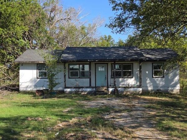 220 W 5th Street , Castle, OK 74833